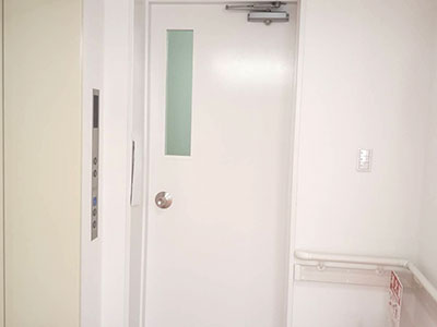2F エレベーター入口